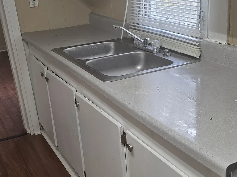 307 Locust St — Photo 7