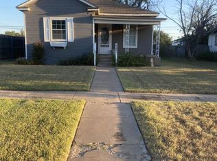 706 W 10th St, Post, TX 79356