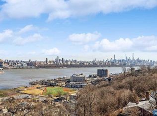 1 Horizon Rd APT 1019, Fort Lee, NJ 07024