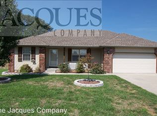307 N Lexington Cir, Clever, MO 65631