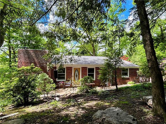 5th image of 2566 Lindenwood Dr