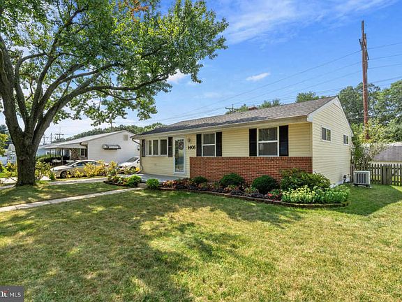 3rd image of 1408 Scanlan Dr