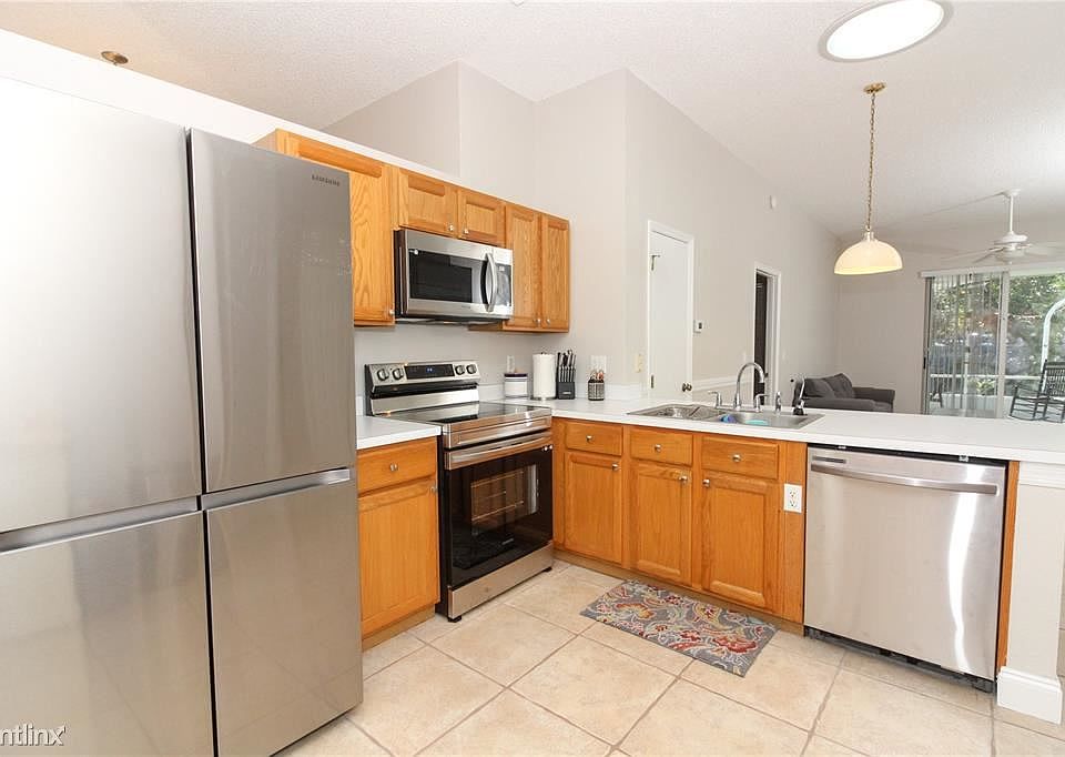 1st image of 12814R Woodbury Glen Dr