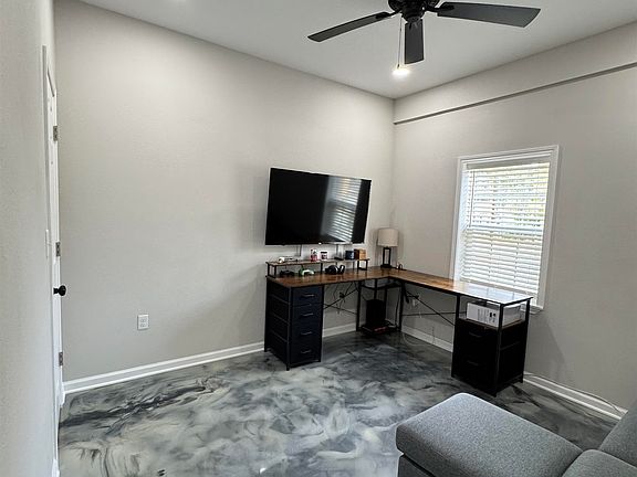 5th image of 1802 Myrtlewood Dr