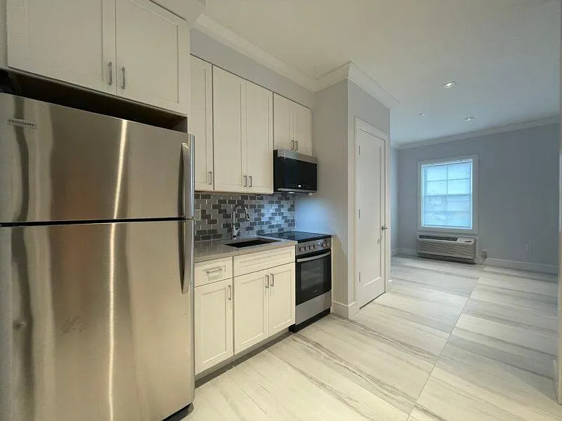 251 E Park Ave #D