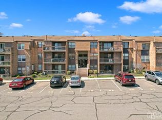 326 Sharon Garden Ct, Woodbridge, NJ