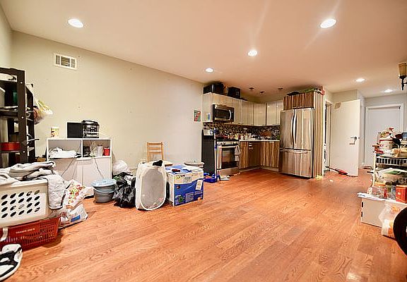 3rd image of 1277 Jefferson Ave APT 1