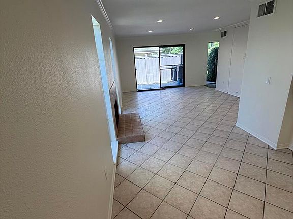 3rd image of 28835 Oakpath Dr