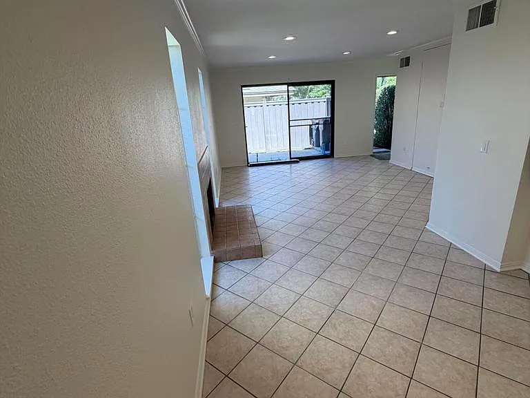 28835 Oakpath Dr — Photo 3