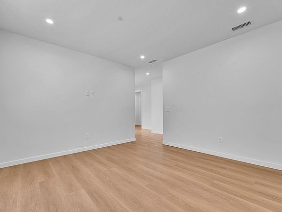 5th image of 8720 N Silver Way
