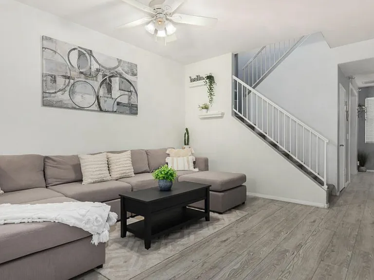 1886 E Don Carlos Ave #139 — Photo 4