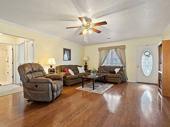 3rd image of 370 Briargate Way