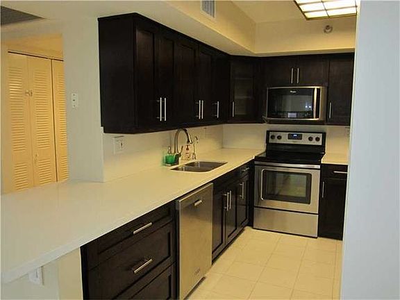 3rd image of 19101 NE 36th Ct APT 703