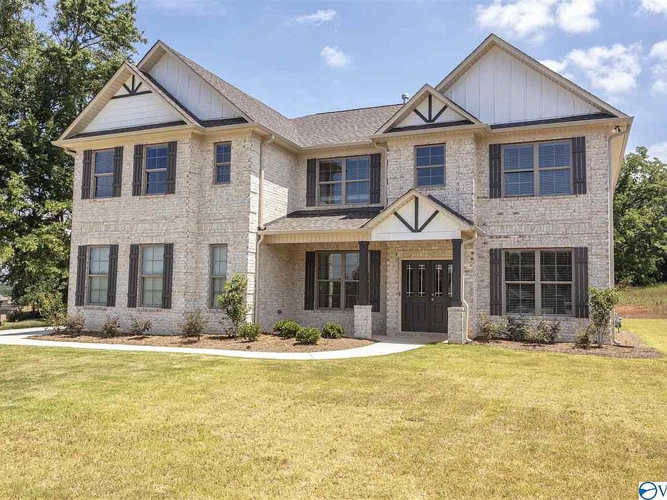 1st image of 811 Chesire Cove Ln