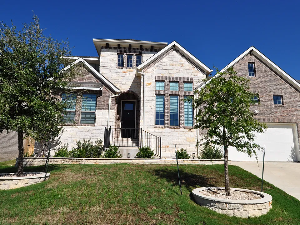 628 Altea Dr