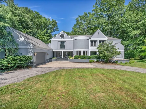 6869 Cliffside Dr, Vermilion, OH 44089