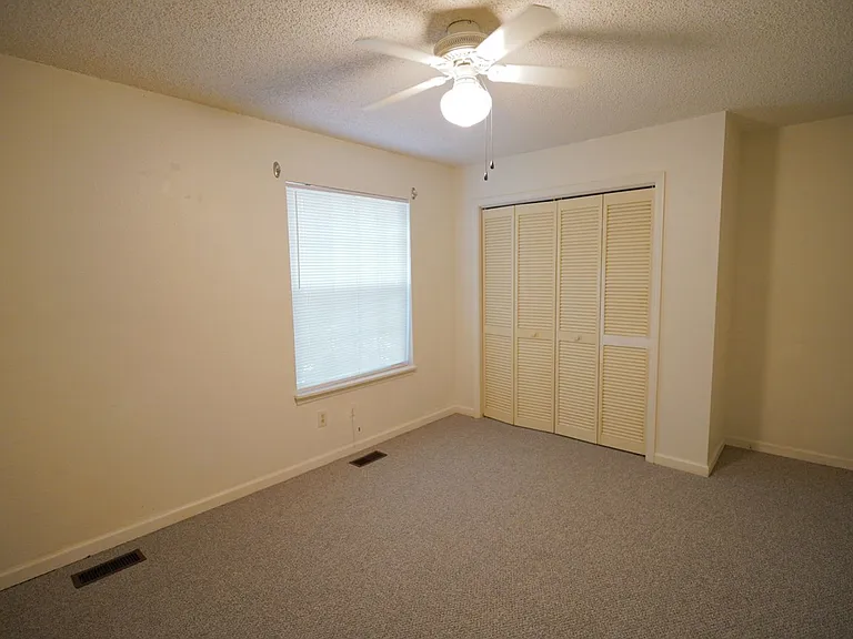 2335 Parrot Ln — Photo 18