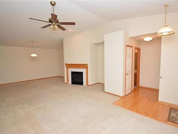5th image of 9509 Fir Ln