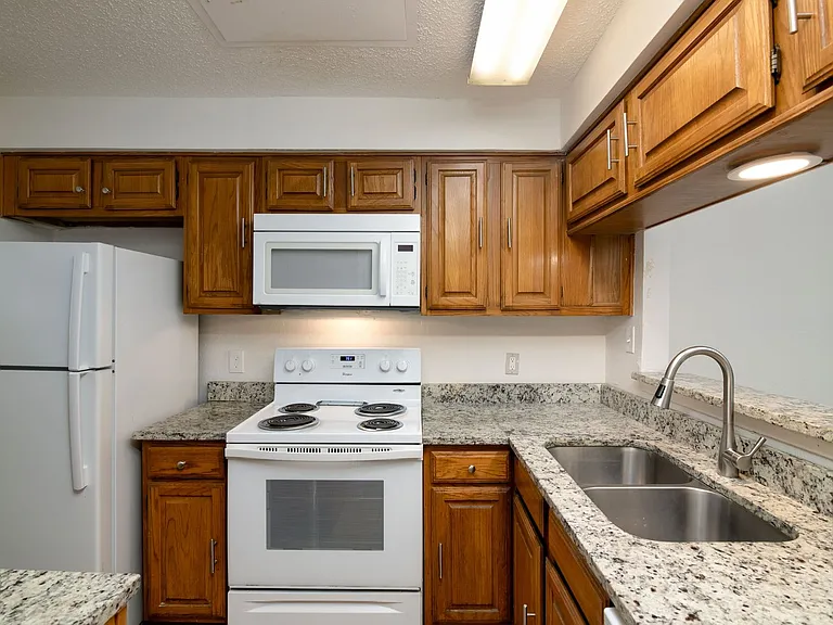 East Landing Townhomes — Photo 11