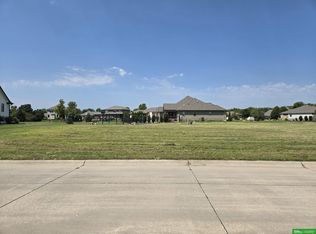 1743 N Deer Run, Fremont, NE 68025
