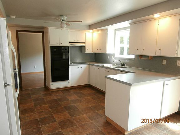 3rd image of 13401 Dana Ln E