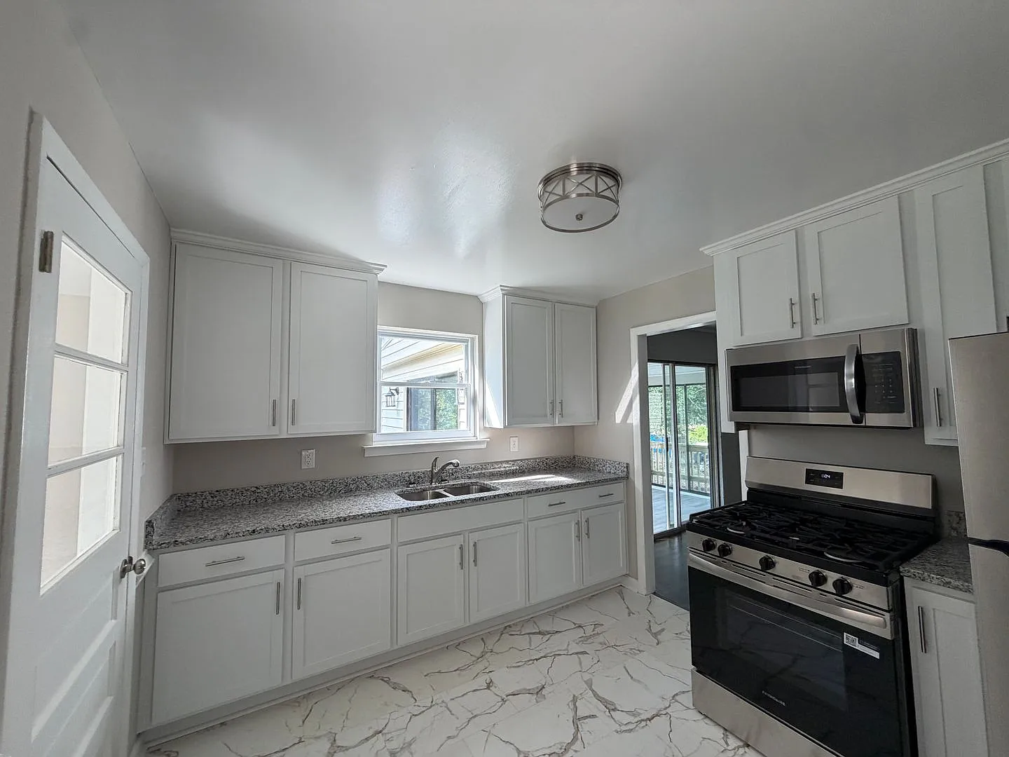 3-bedroom 1 full bath ranch style home w/ carport — Photo 4