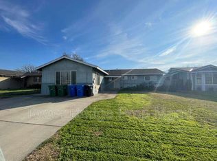 8724 Halverson Dr, Elk Grove, CA 95624
