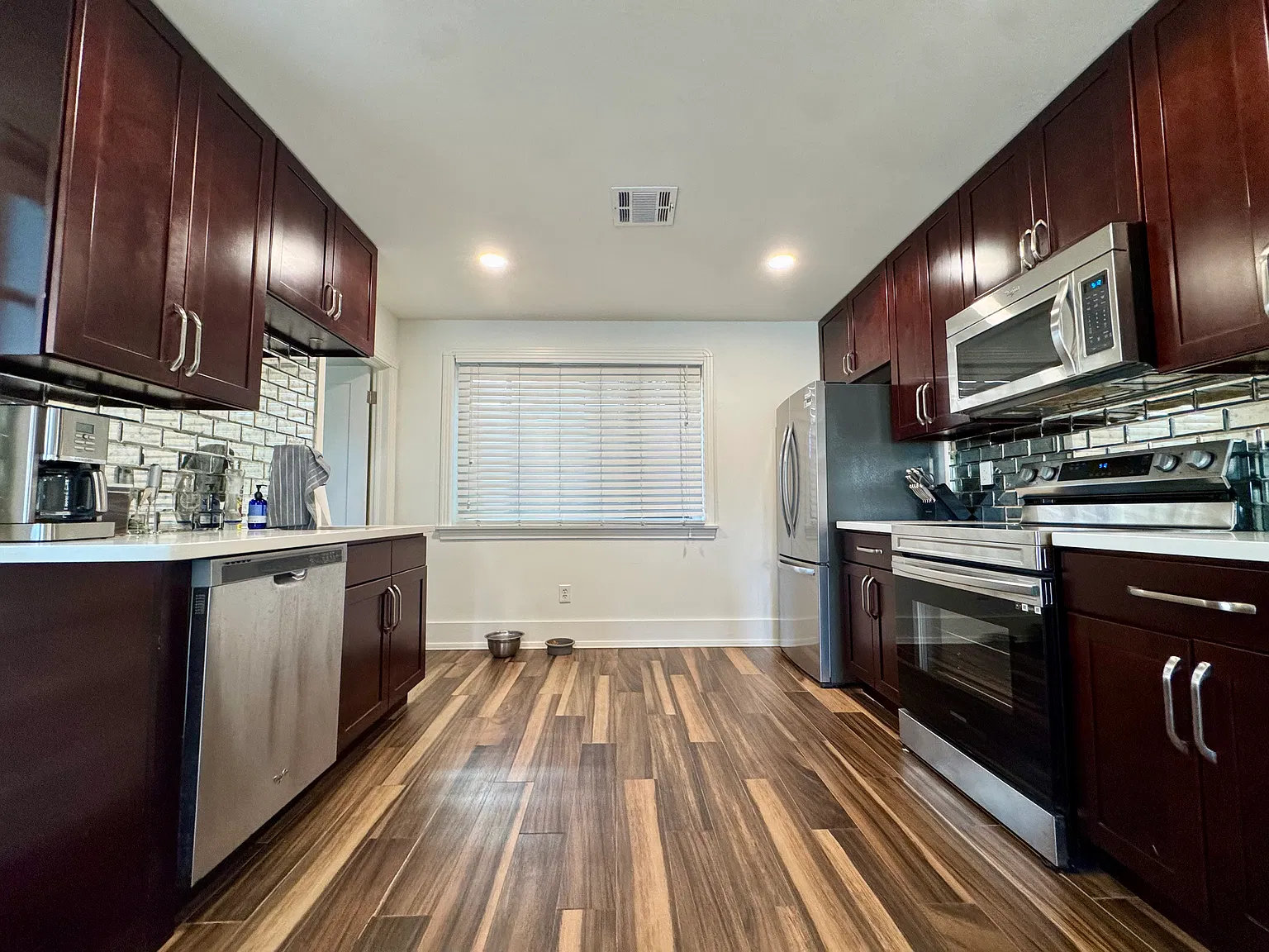 209 Aurora Ave — Photo 3