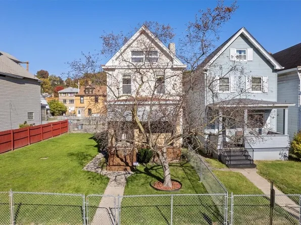 322 Grove St, Mc Kees Rocks, PA 15136