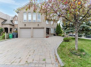 6842 Forest Park Dr, Mississauga, ON L5N 6X6