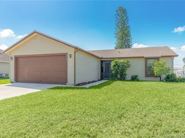 952 SW McComkle Ave, Port Saint Lucie, FL 34953