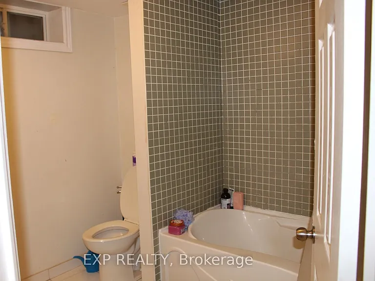 134 Sandown Ave #BASEMENT — Photo 8