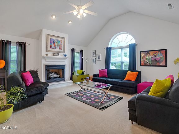 5th image of 3840 Daphine Drive