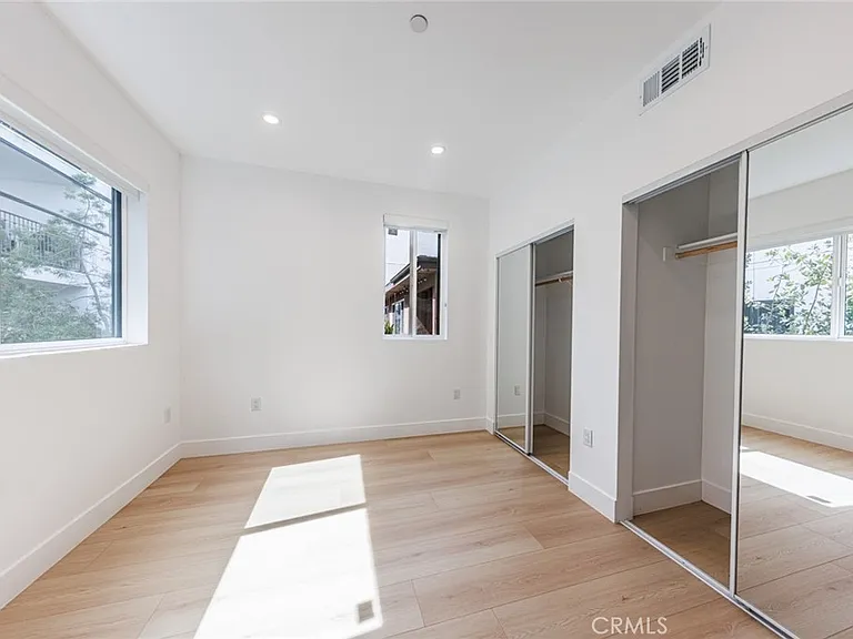 1065 S Corning St #C — Photo 25