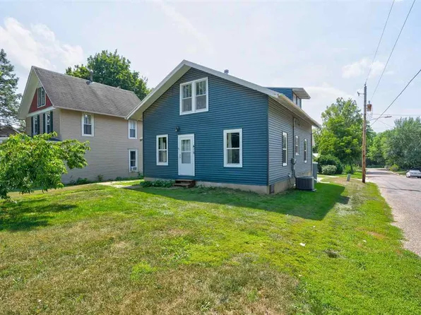 415 9th Ave, Wellman, IA 52356