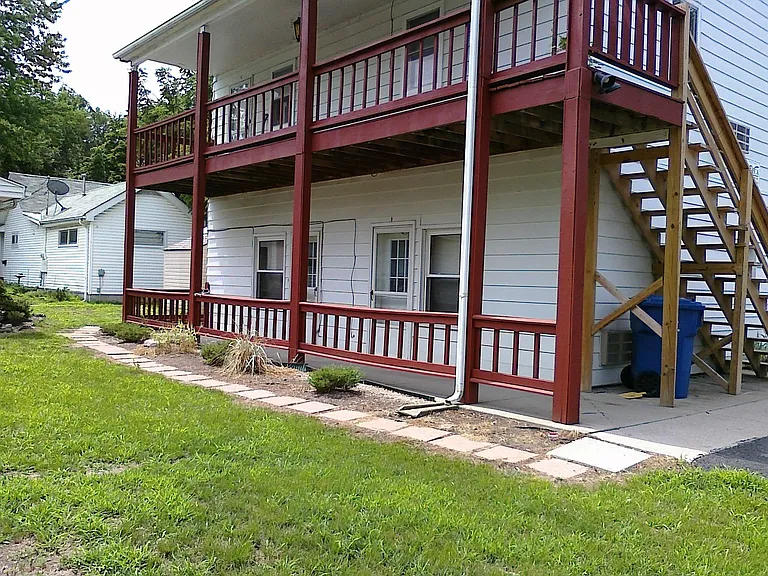 319-321 W Evers Ave — Photo 1