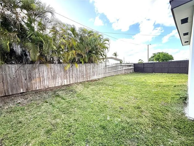 11020 SW 42nd Ter — Photo 9
