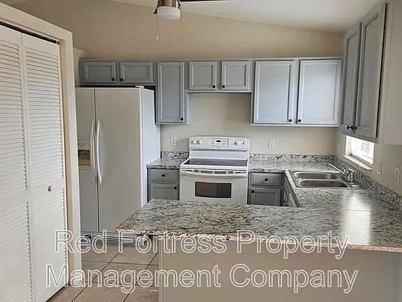 5th image of 218 NW 4th Ter