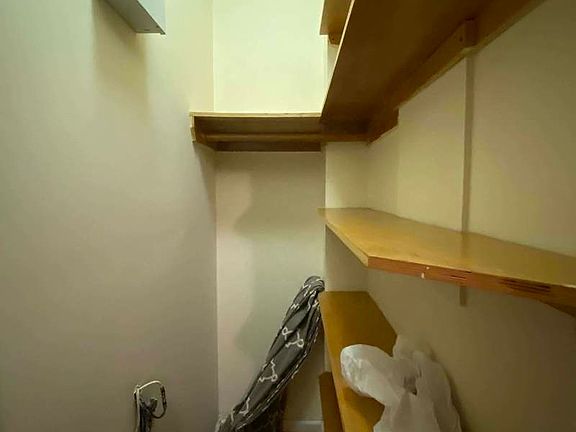4th image of 370 Menahan St APT 1A