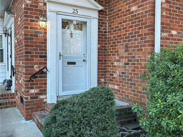 25 Meadow Lark Ln, Henrico, VA 23228