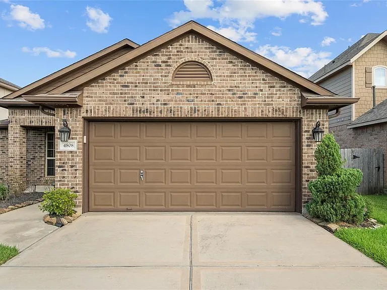 4808 Ladona Ct — Photo 1