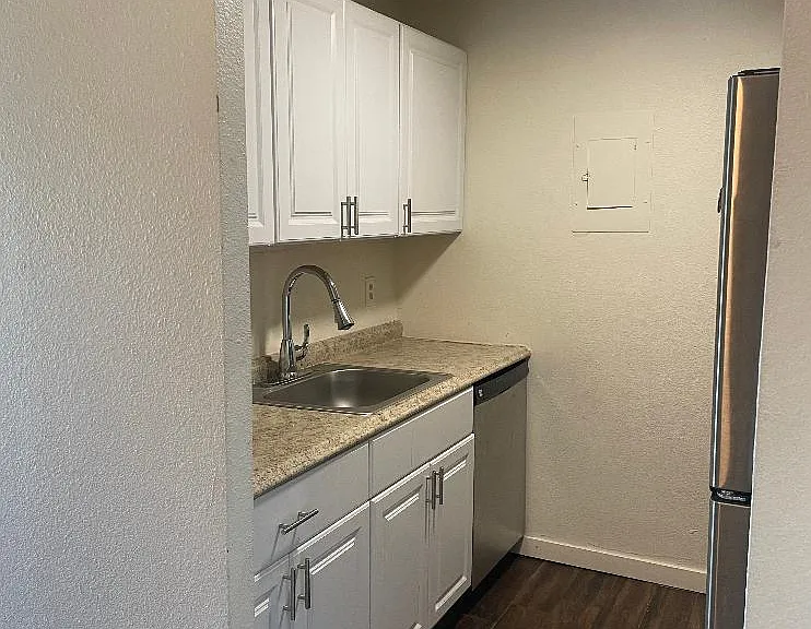 1250 Golden Cir #403 — Photo 3