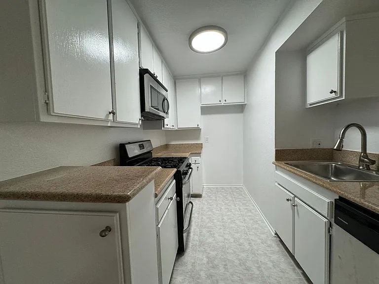 5050 Klump Ave — Photo 8