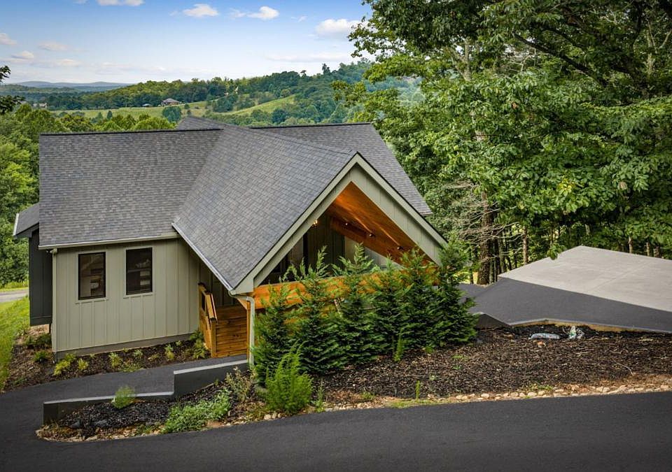 1st image of 261 Big Valley Dr