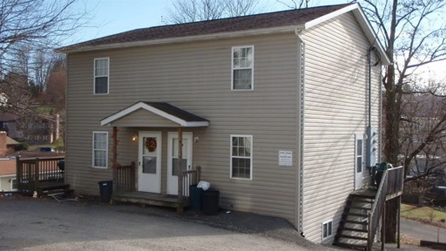 1114 Burns St photo 1