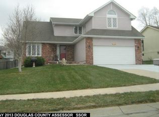 16725 Pierce Cir, Omaha, NE 68130