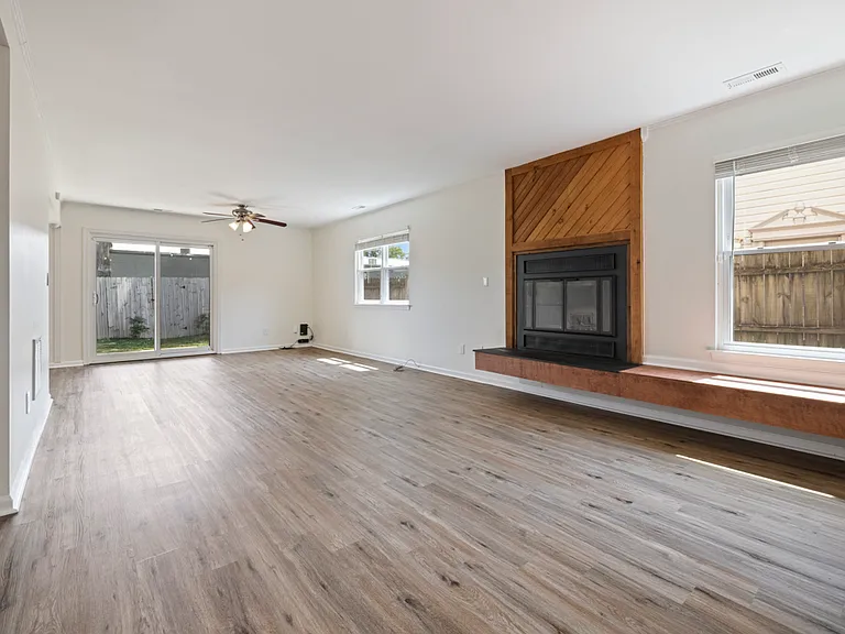 5316 Glenville Cir — Photo 28