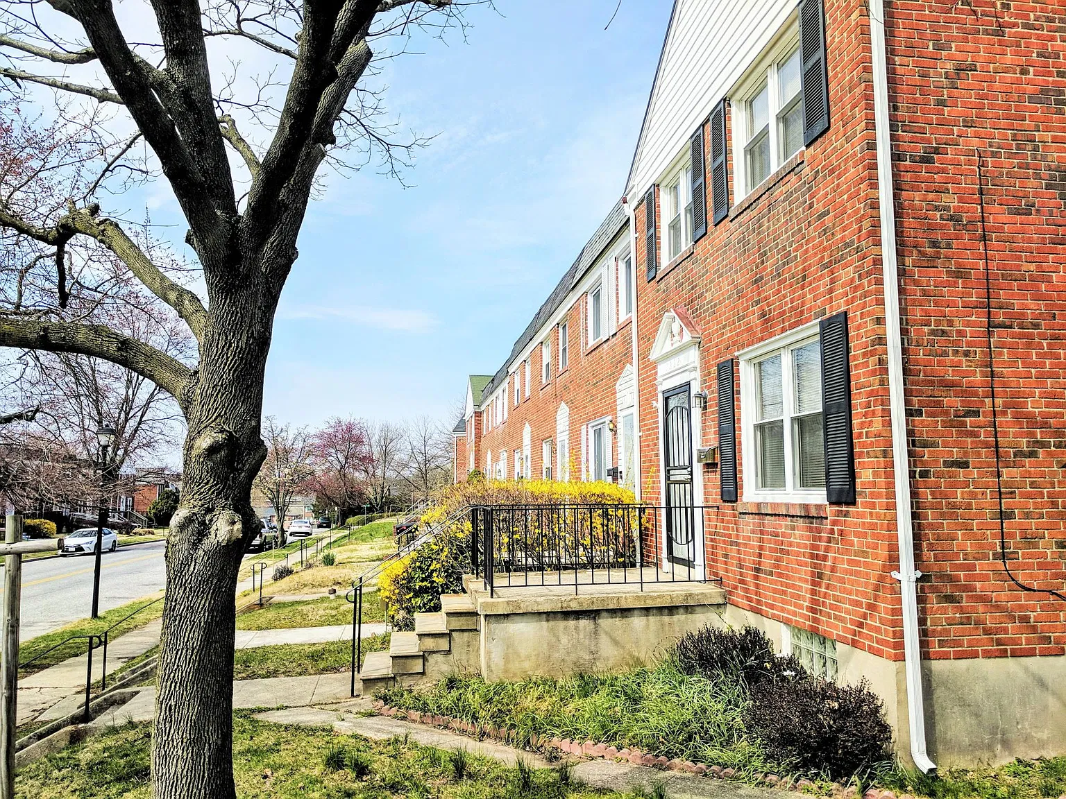 3 bed, 1830 sqft, $2,400 — Photo 4