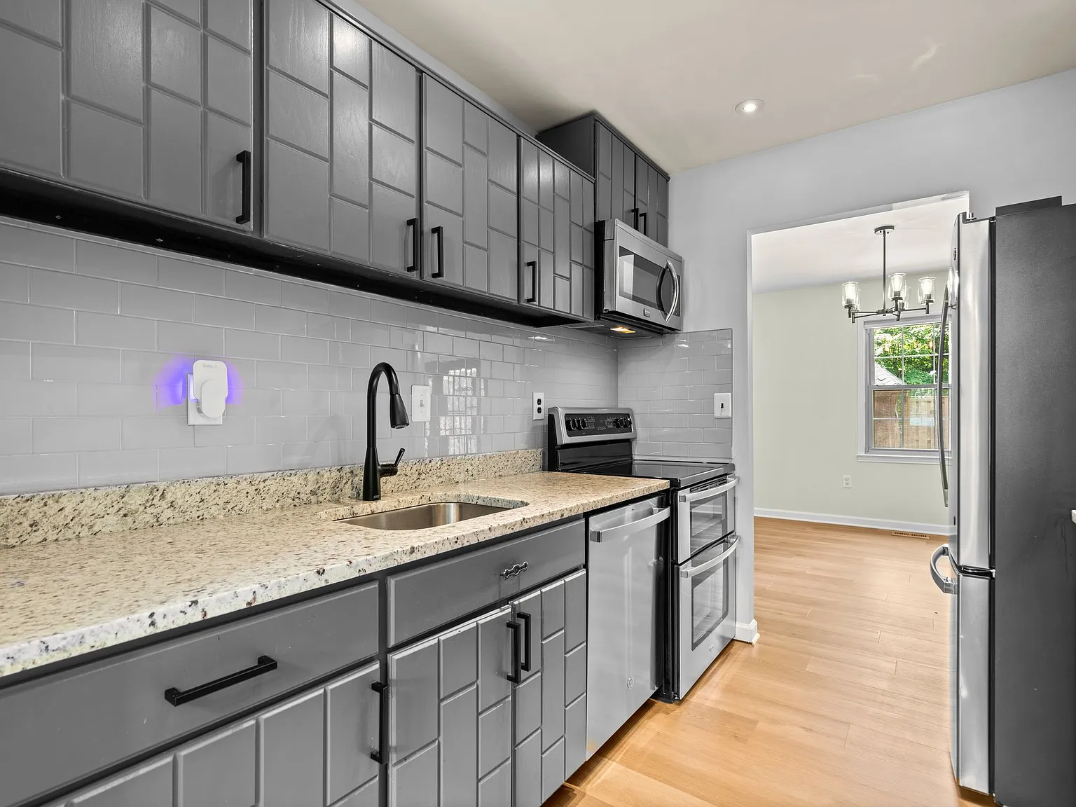 4 bed, 1408 sqft, $3,300 — Photo 2