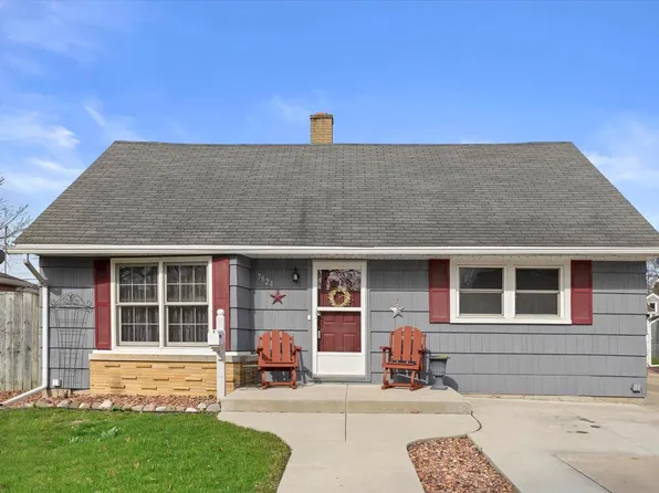 7824 18th AVENUE, Kenosha, WI 53143